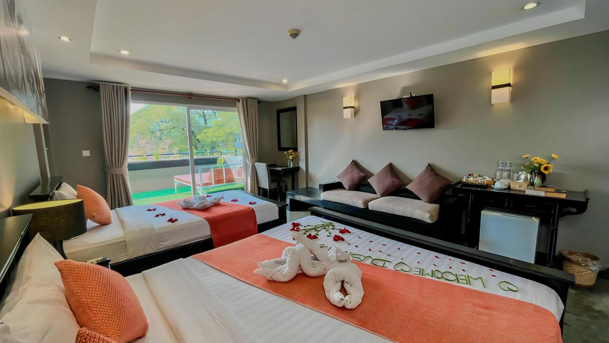 Dusit Hotel 4*