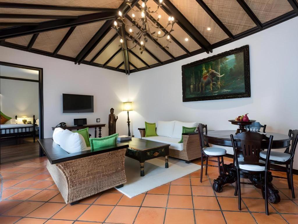 Angkor Village & Resort 5*