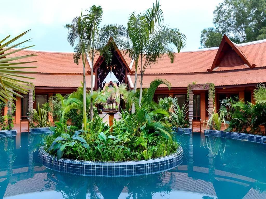 Angkor Village & Siem Reap