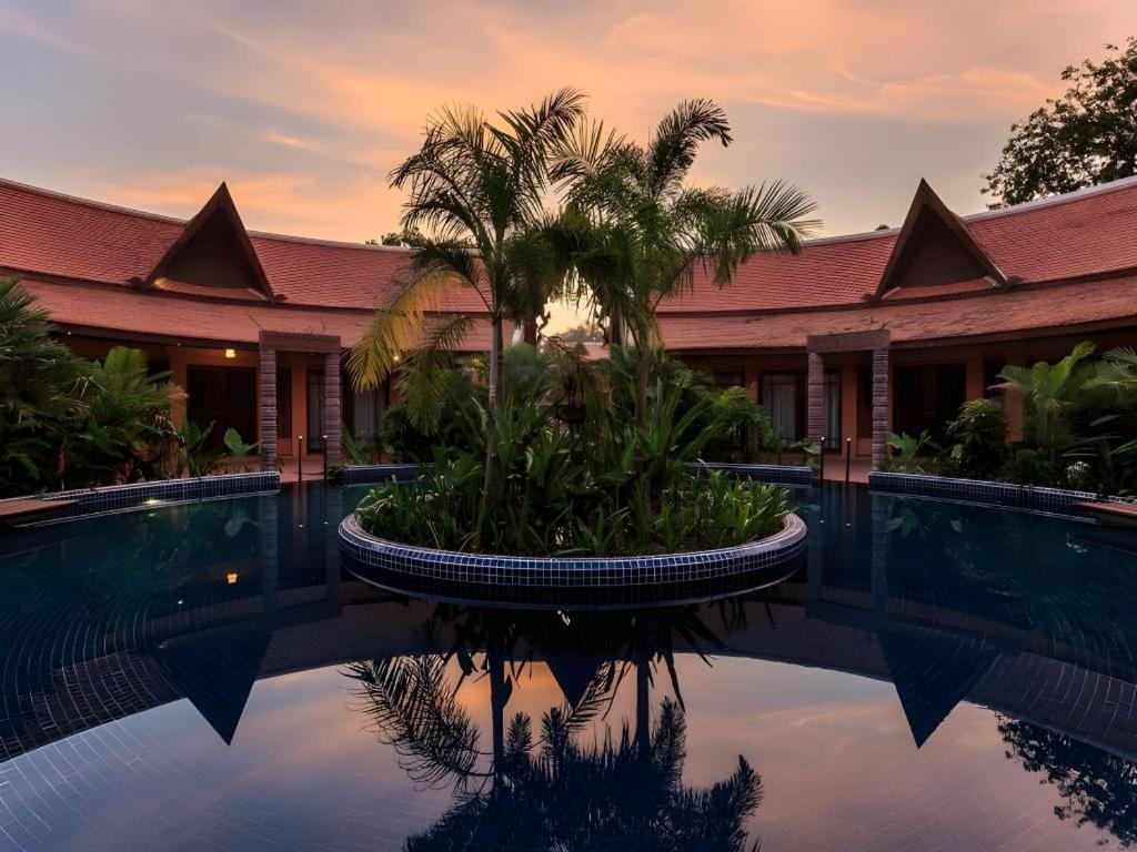 Angkor Village & 5*