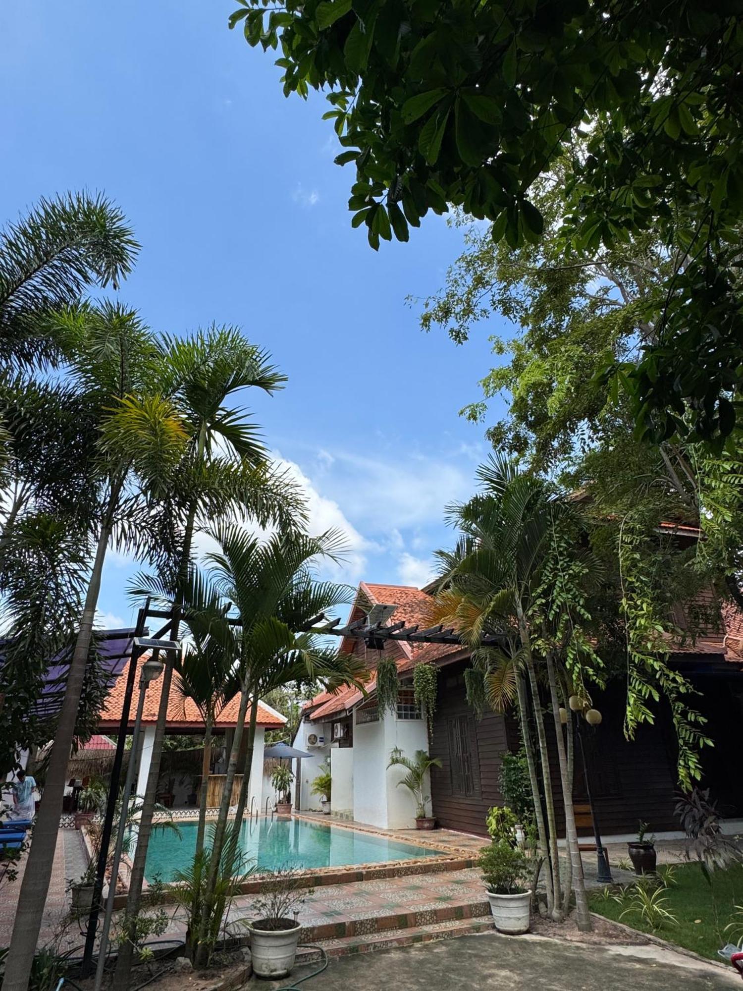Platinum Haven & Gardens Hotel