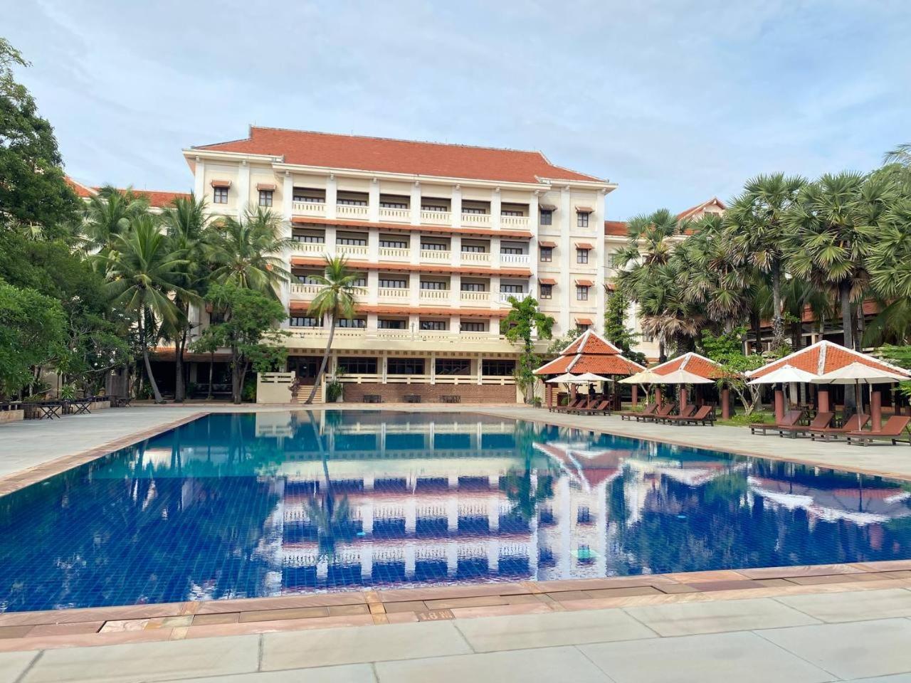 Royal Angkor & 5*