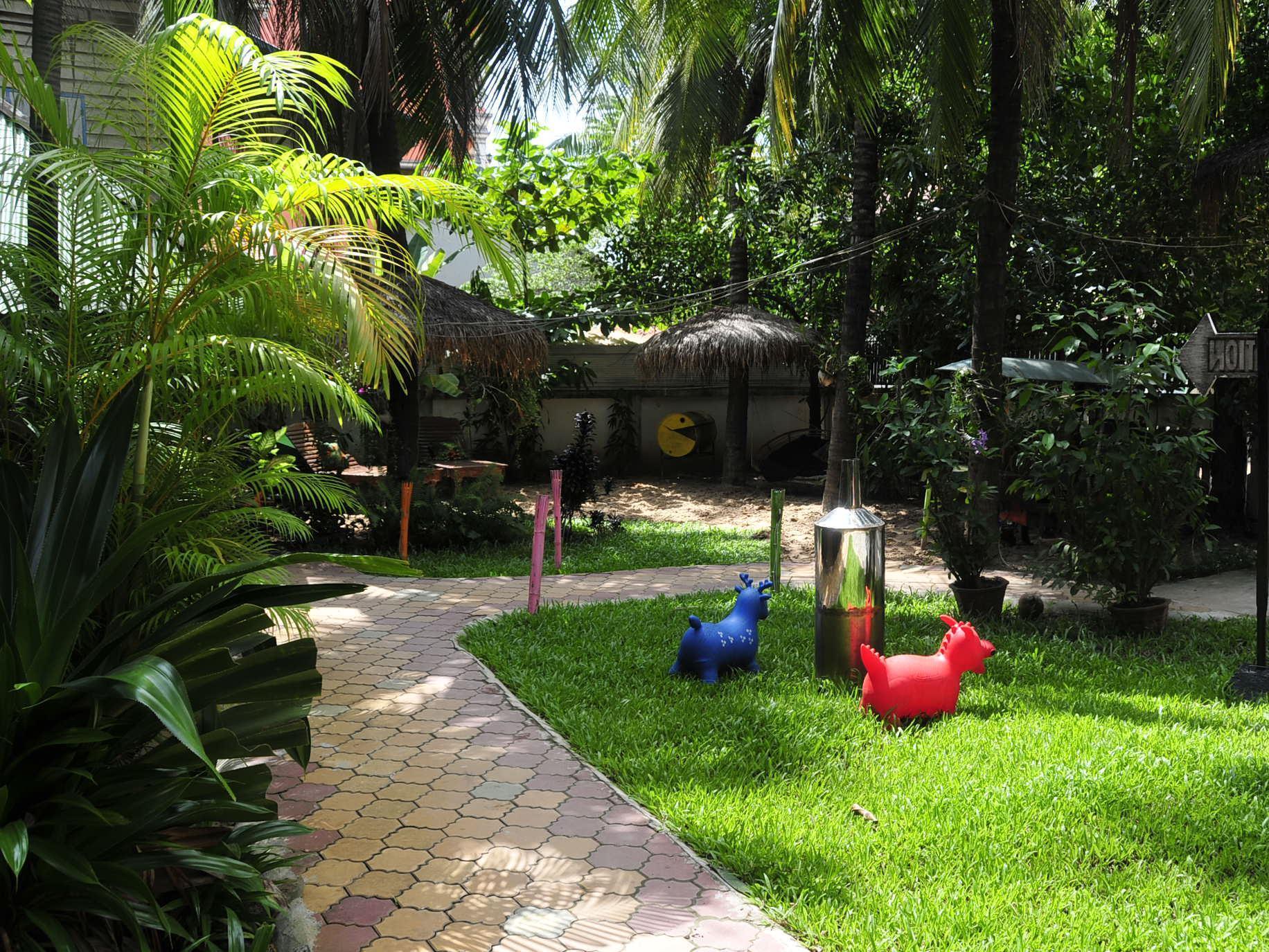 Five Rose Siem Reap Hostel 2*