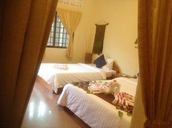 Lotus Hotel 2*