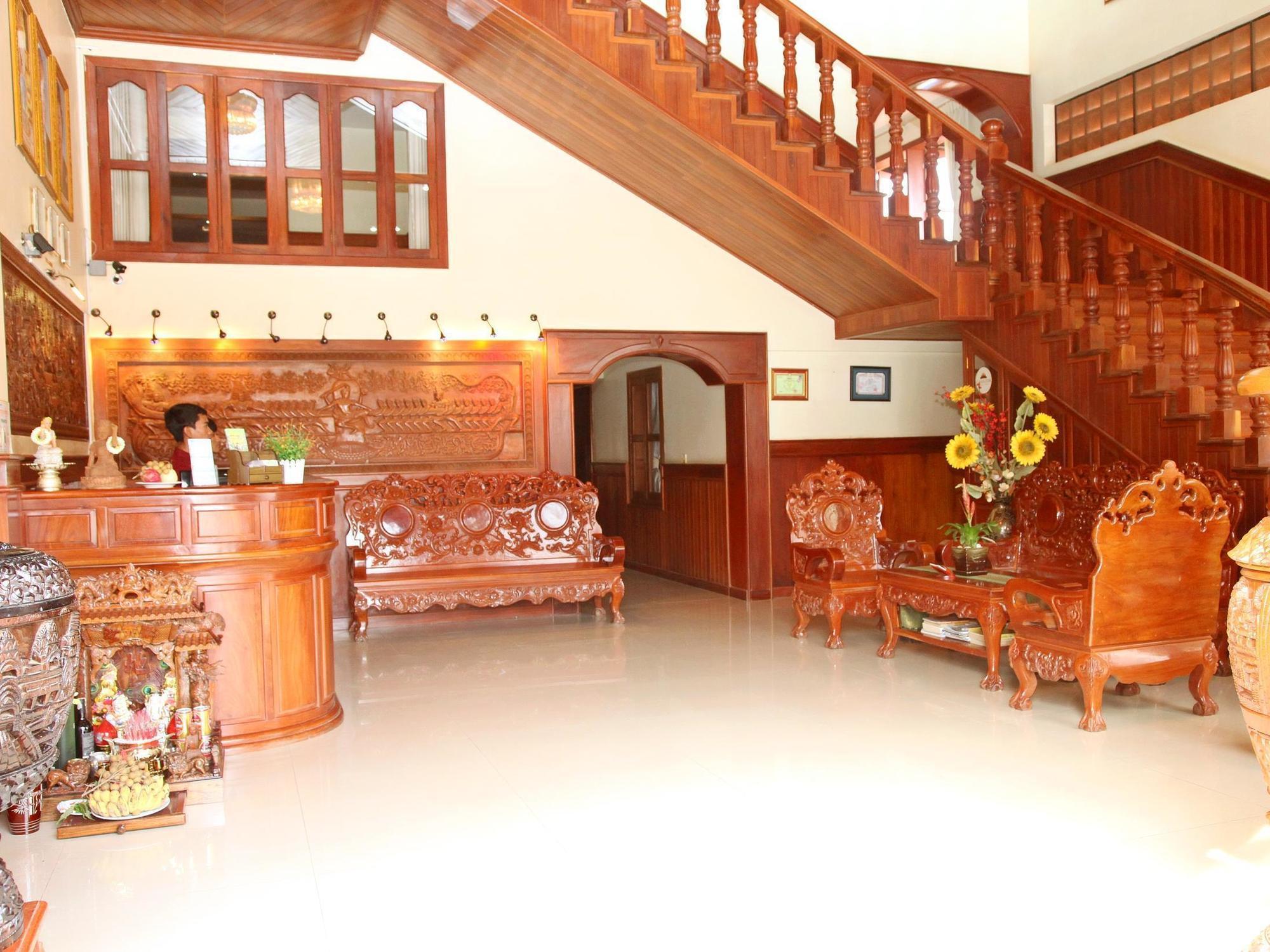 Emerald Hotel