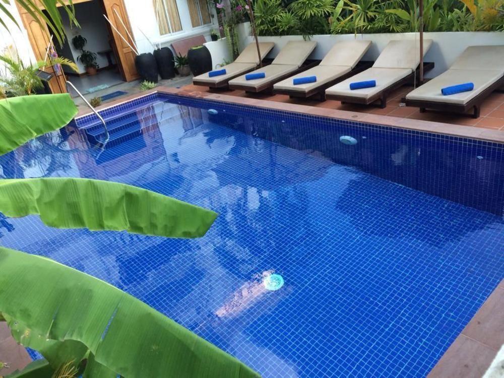 Um Theara, Khách sạn 3*