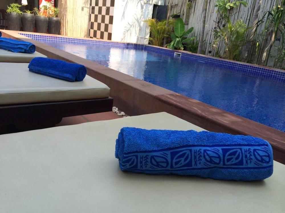 Um Theara, 3*