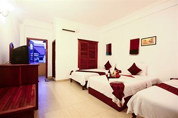 Bat Khách sạn