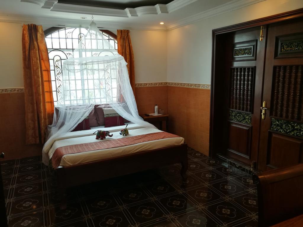 River Village Manor Bed & Breakfast