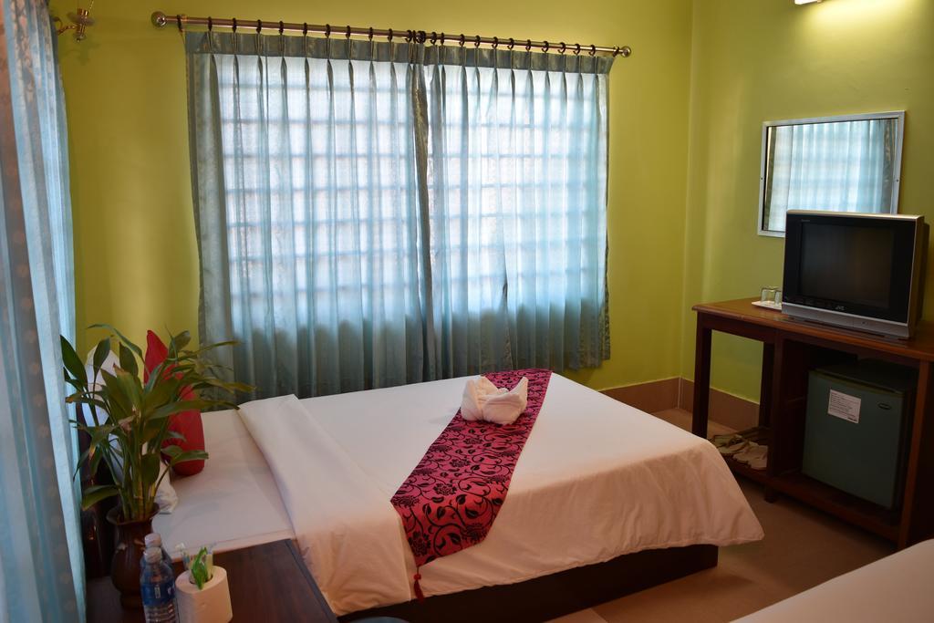 Ta Som & Tour Services Nhà khách 2*