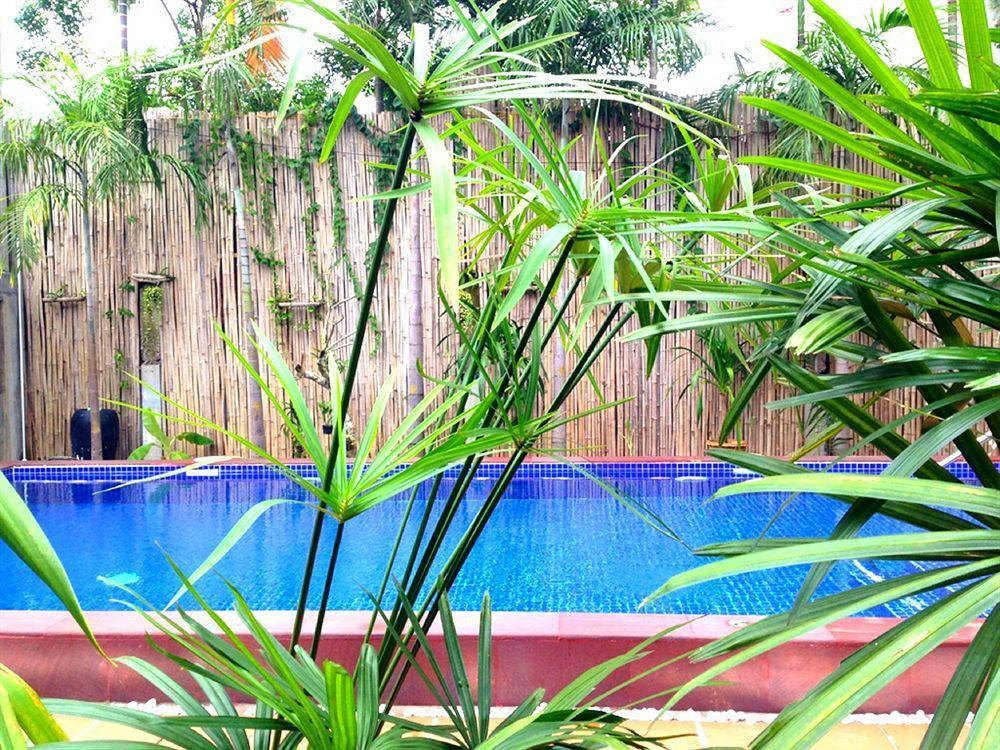 Um Theara, Khách sạn Siem Reap