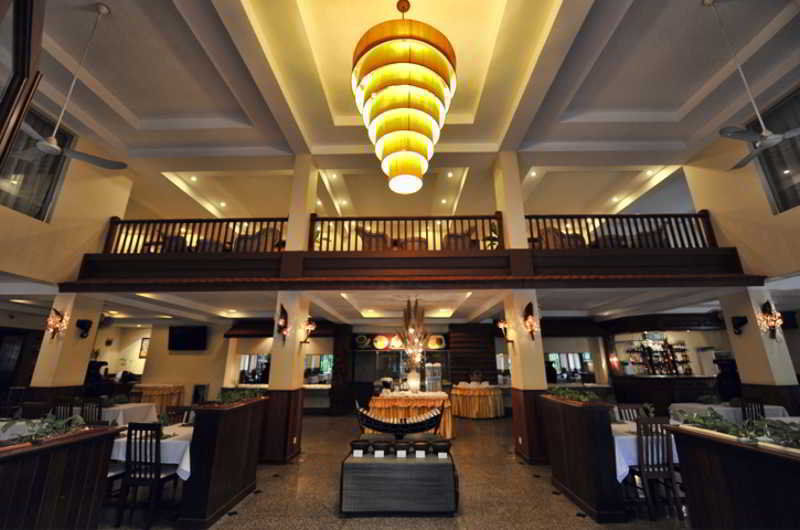 Hotel River