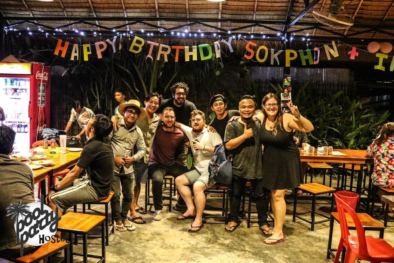 Hostel Pool Party Siem Reap