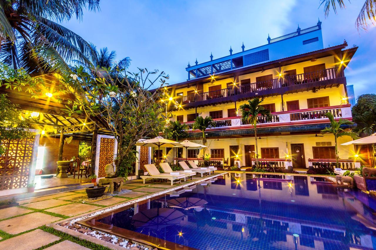 Baystone Hotel 3*