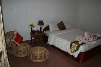 Lotus Hotel 2*