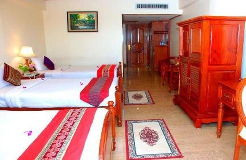 Hotel Emerald 3*