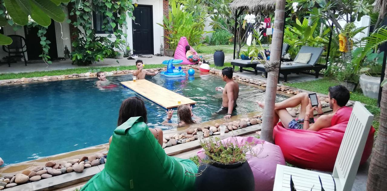 Hostel Yolo