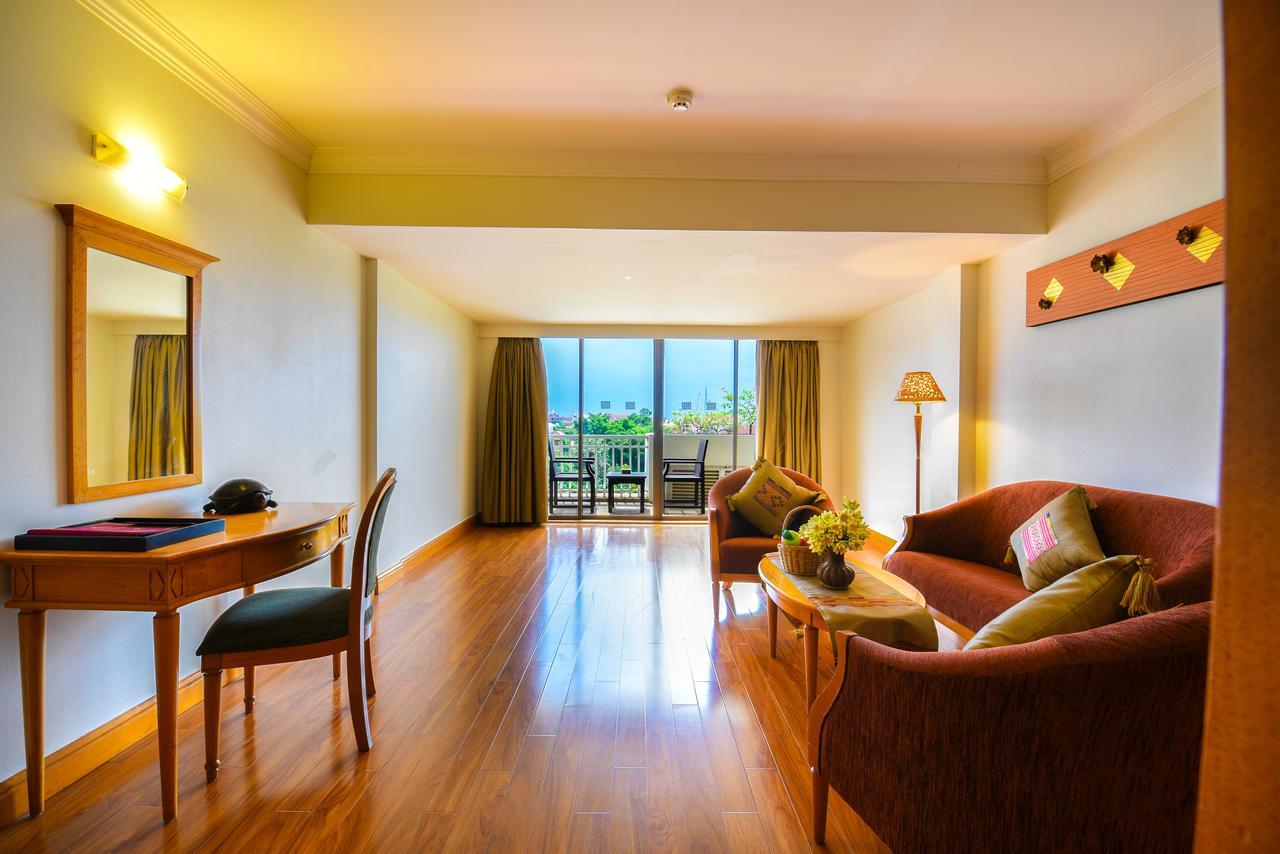 Angkor Century & Hotel