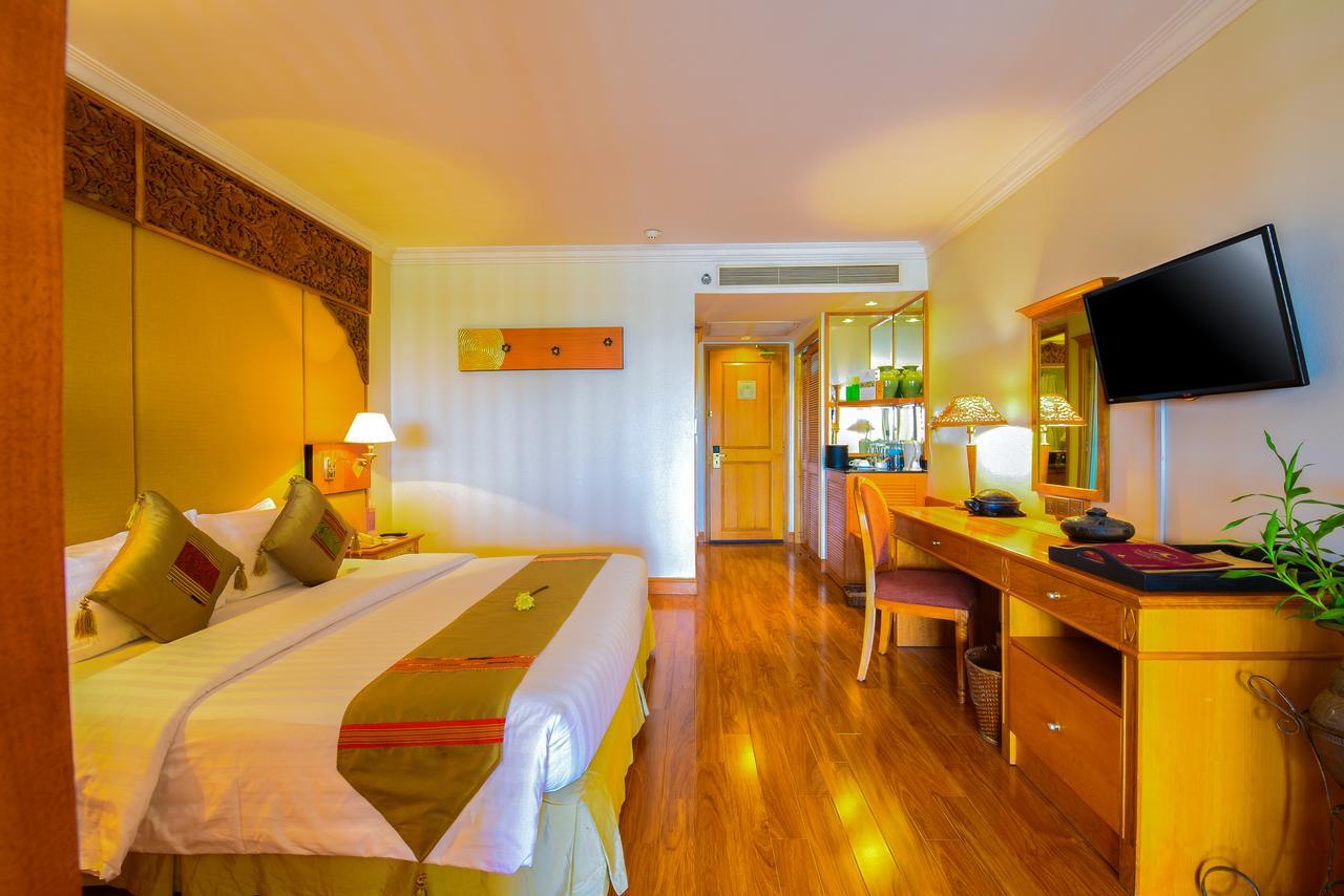 Angkor Century & 5*