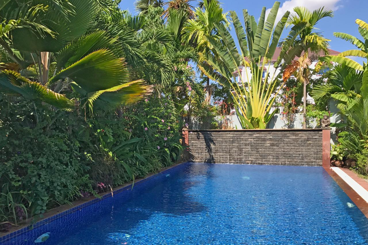 3 Monkeys Villa Residence *