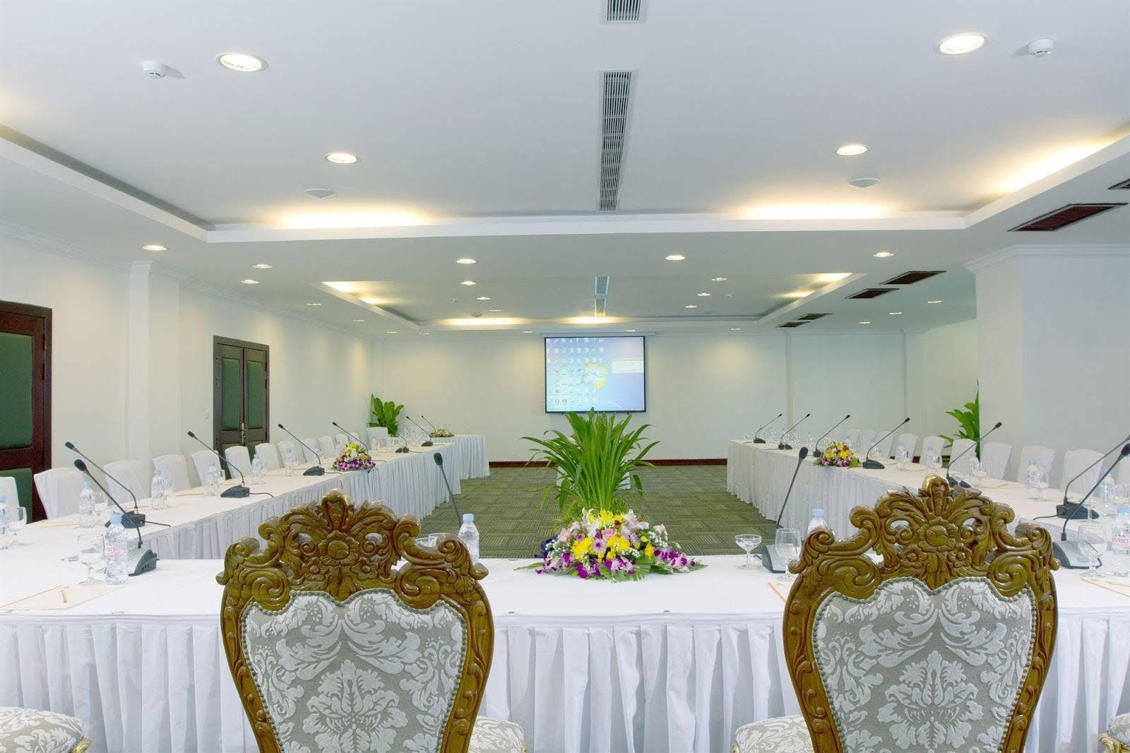 Inn Sokhalay Angkor