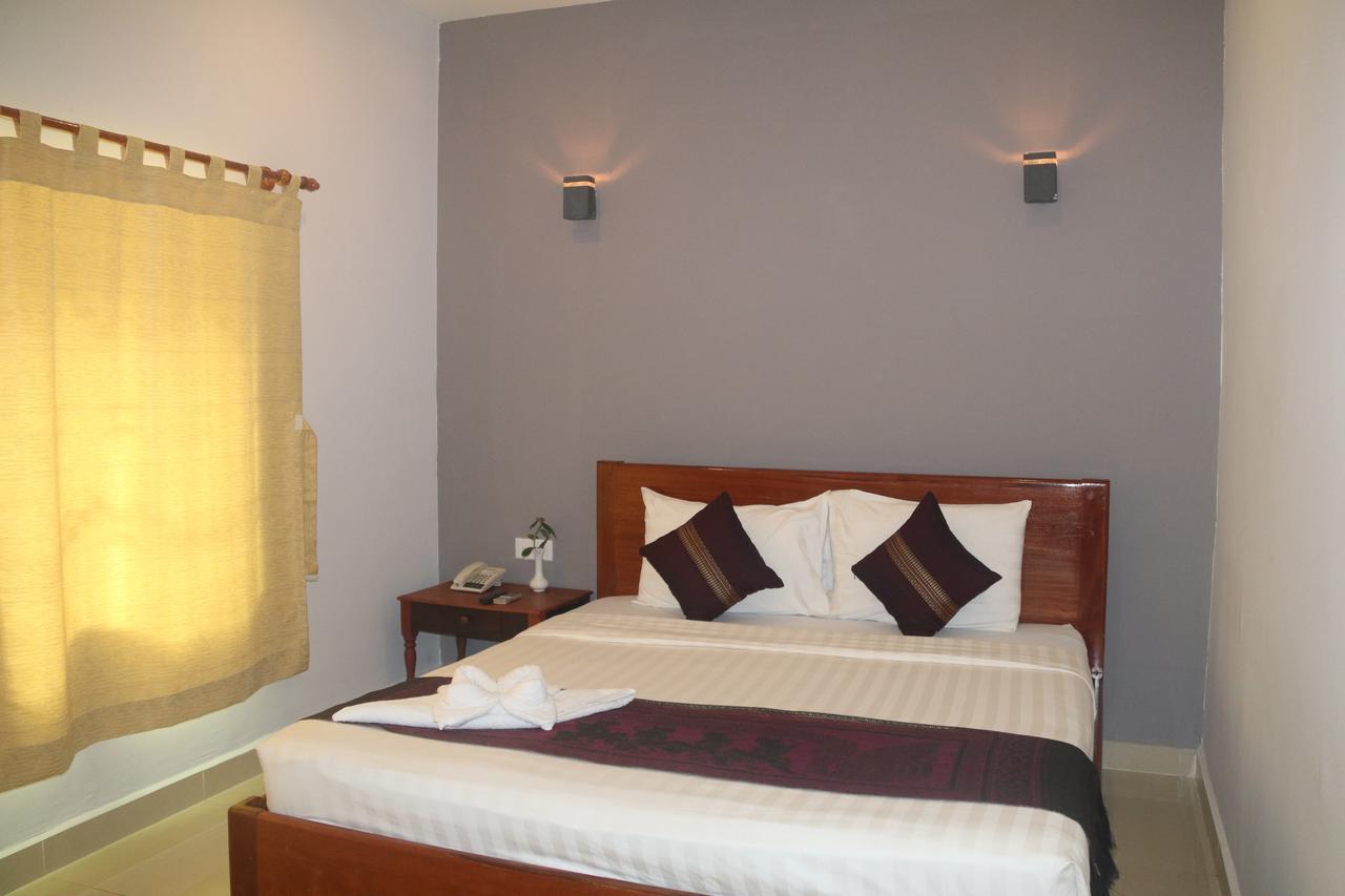 New Riverside Hotel