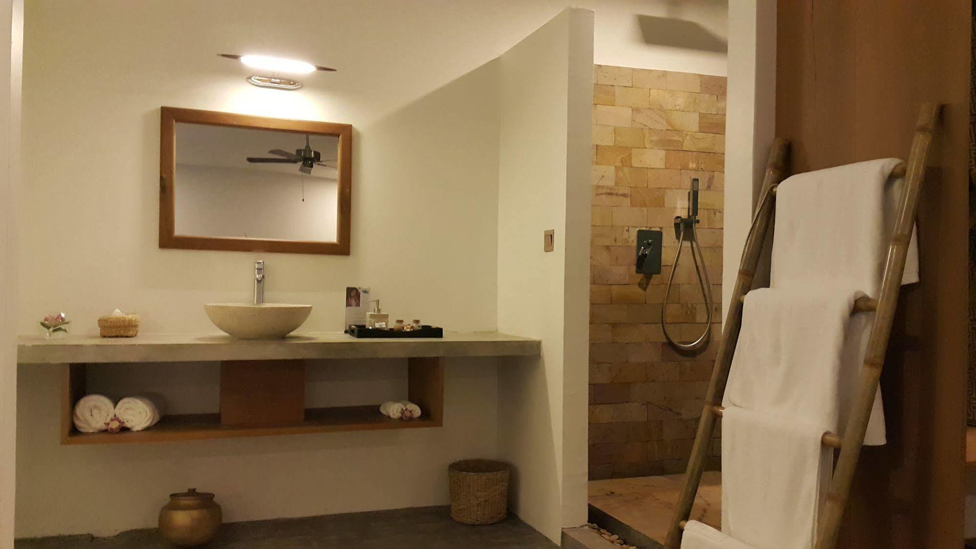 Chez Moi & Hotel 4*