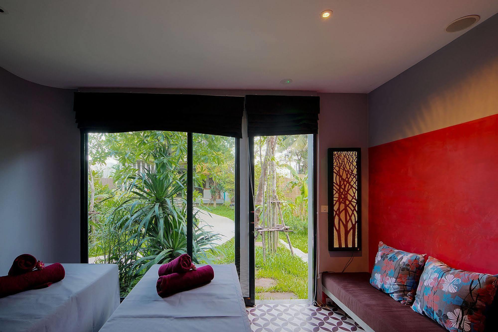 Theary's Luxury 4*
