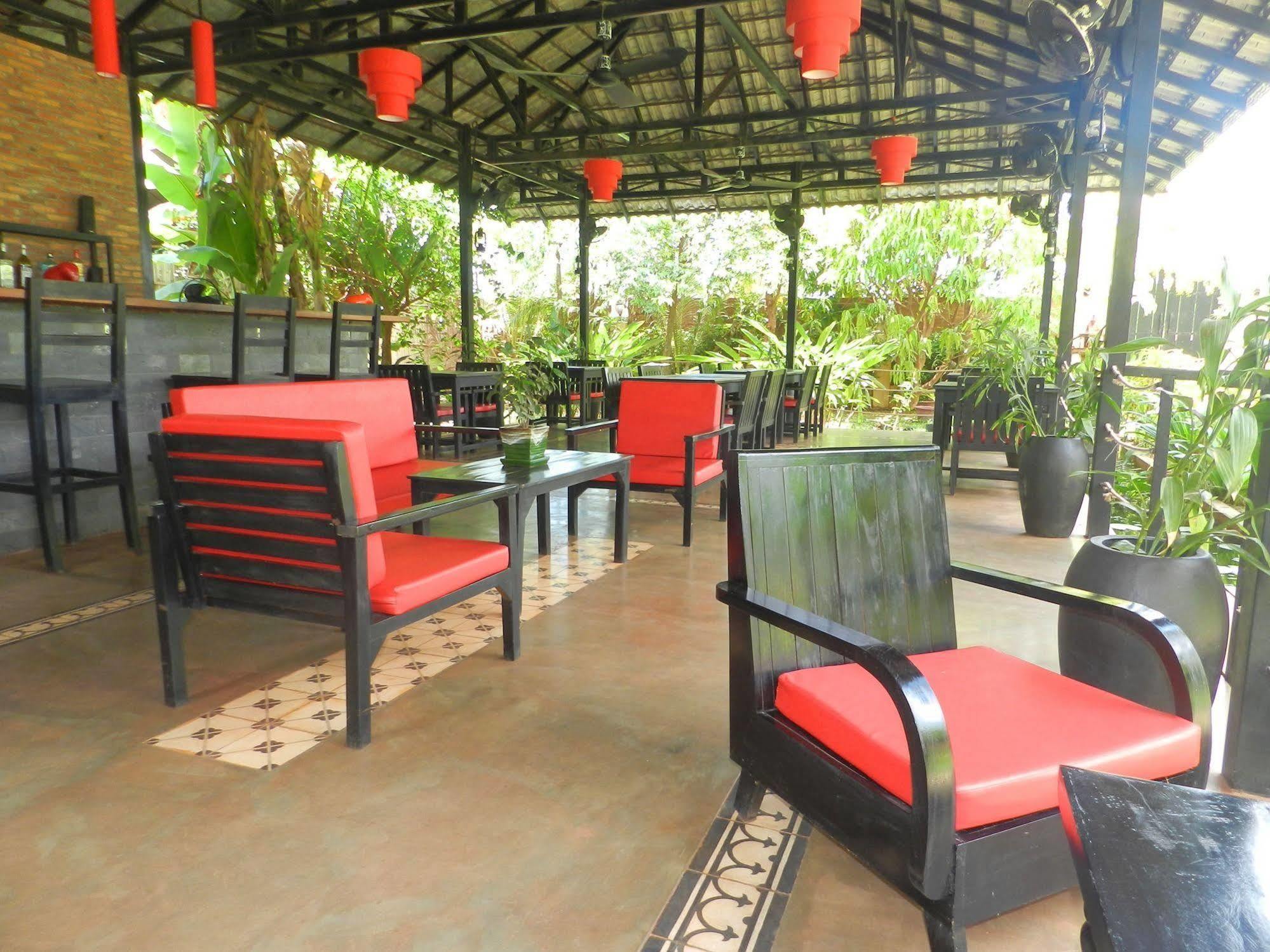 Nissa Hotel 3*