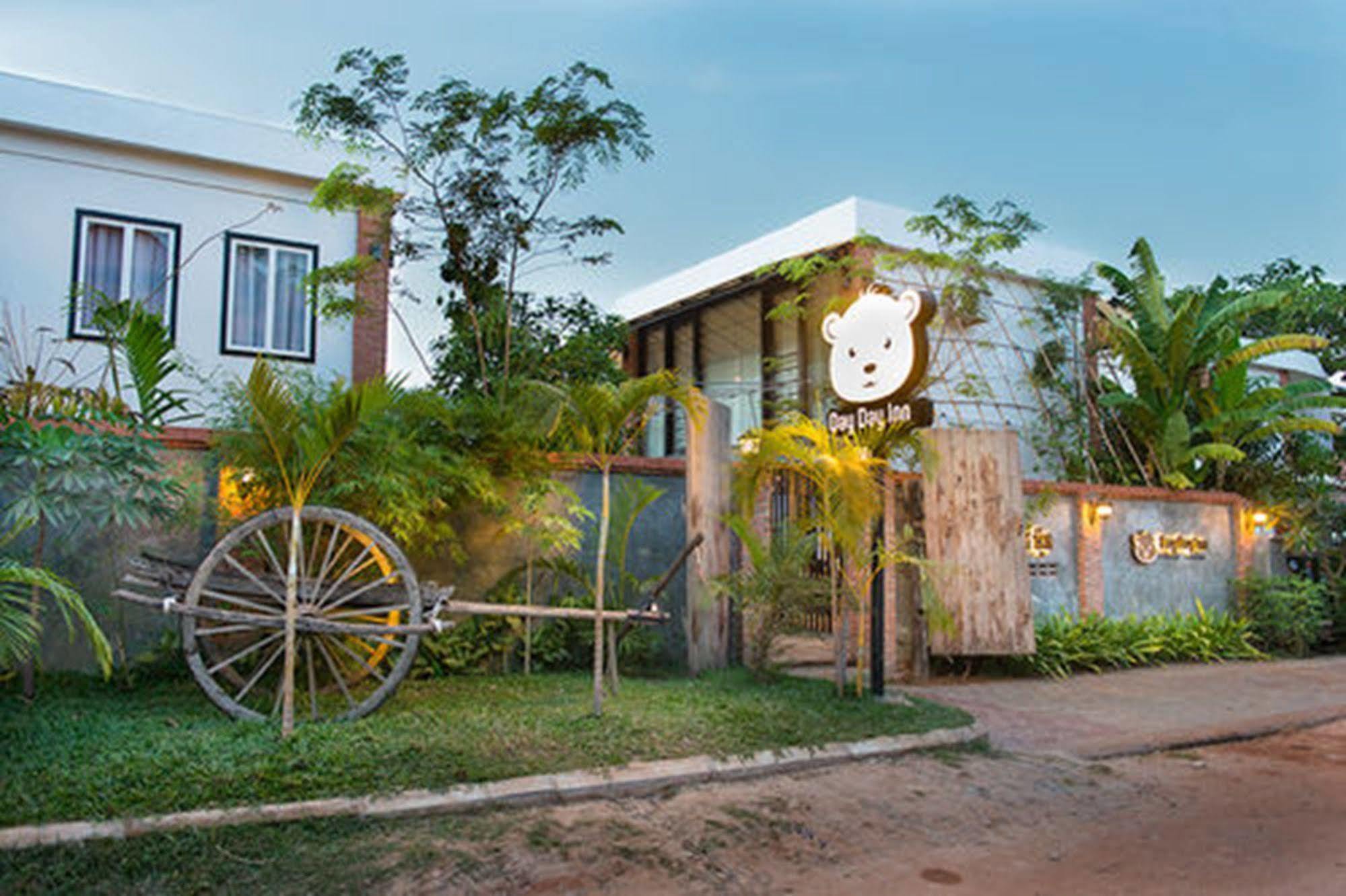 Day Day Hotel