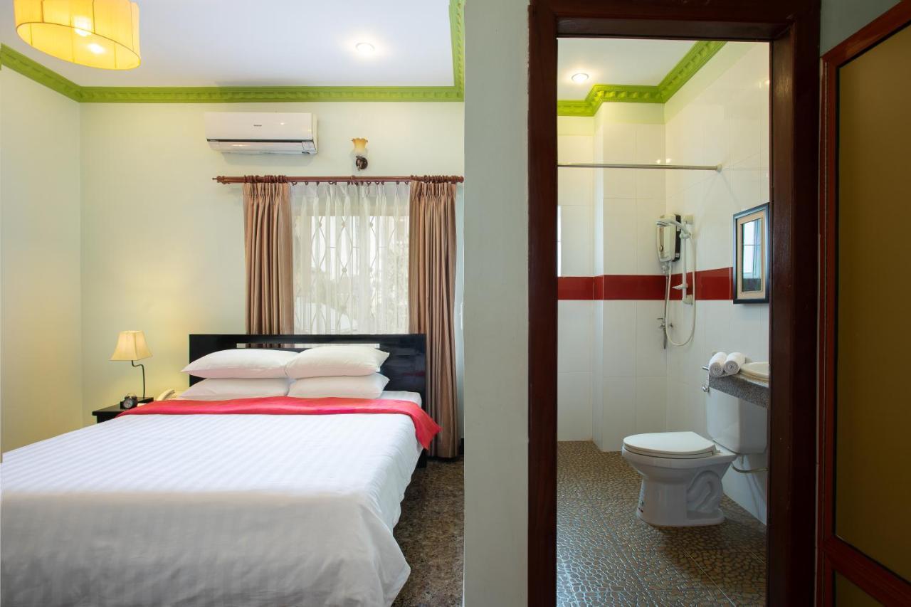 Hotel & Daniel Boutique