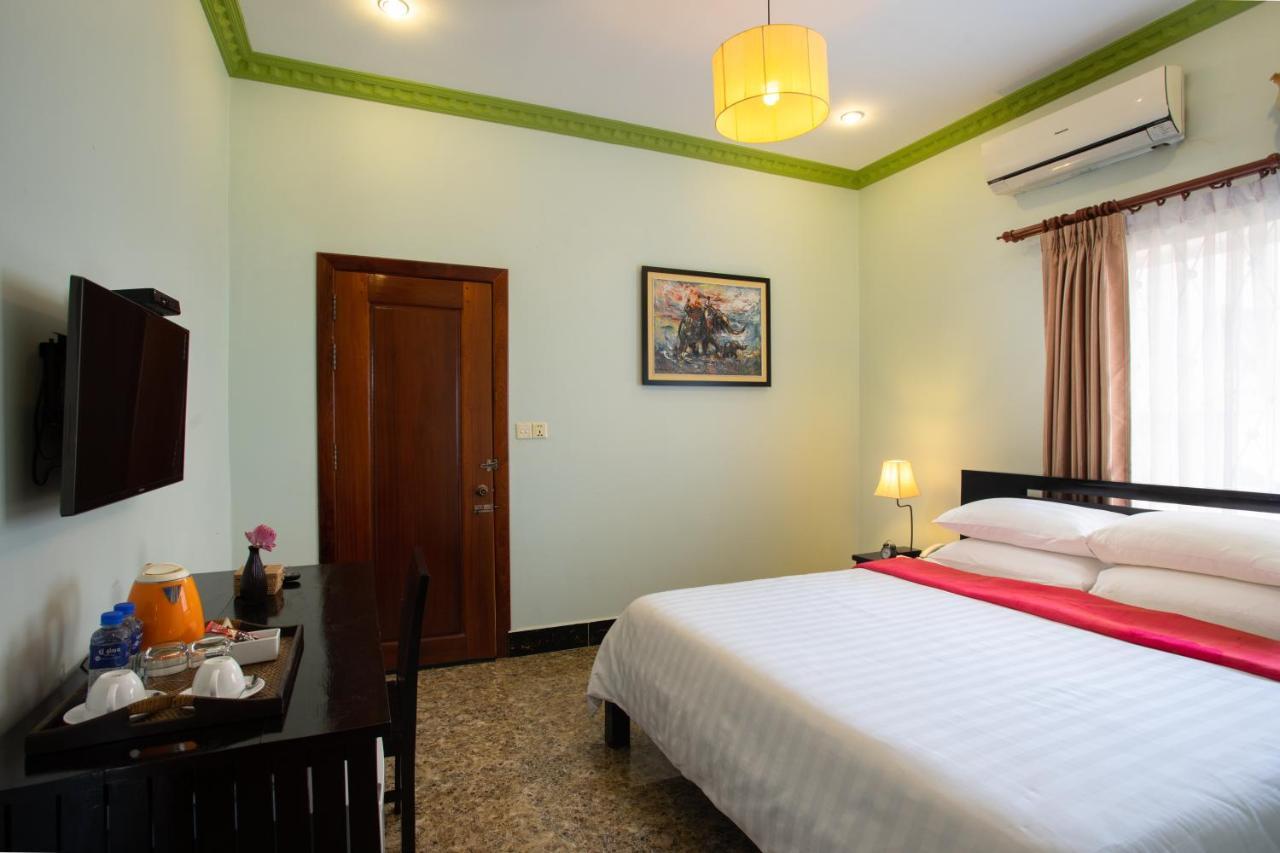 Hotel & Daniel Boutique