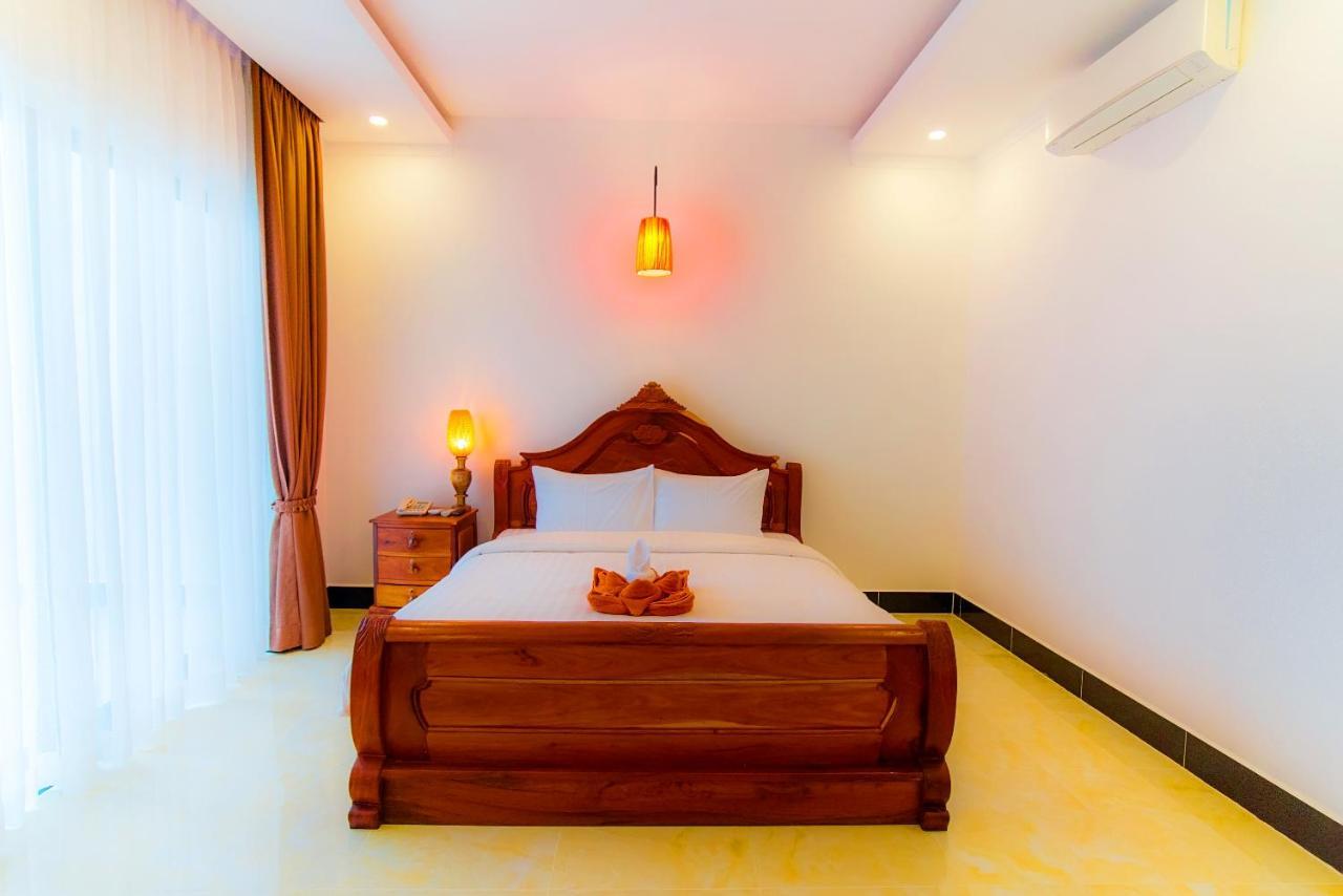 Borei Hang Tep & Hotel Siem Reap