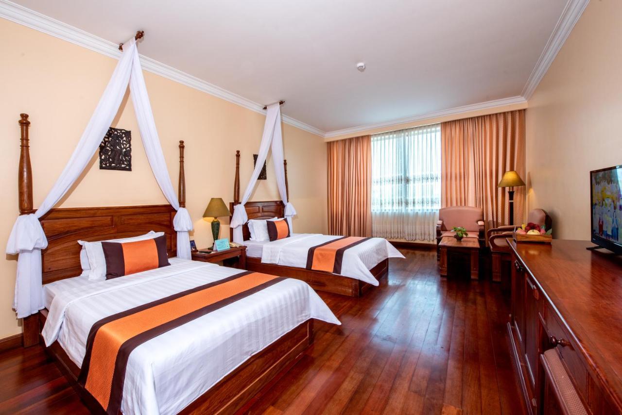 Hotel Pacific &