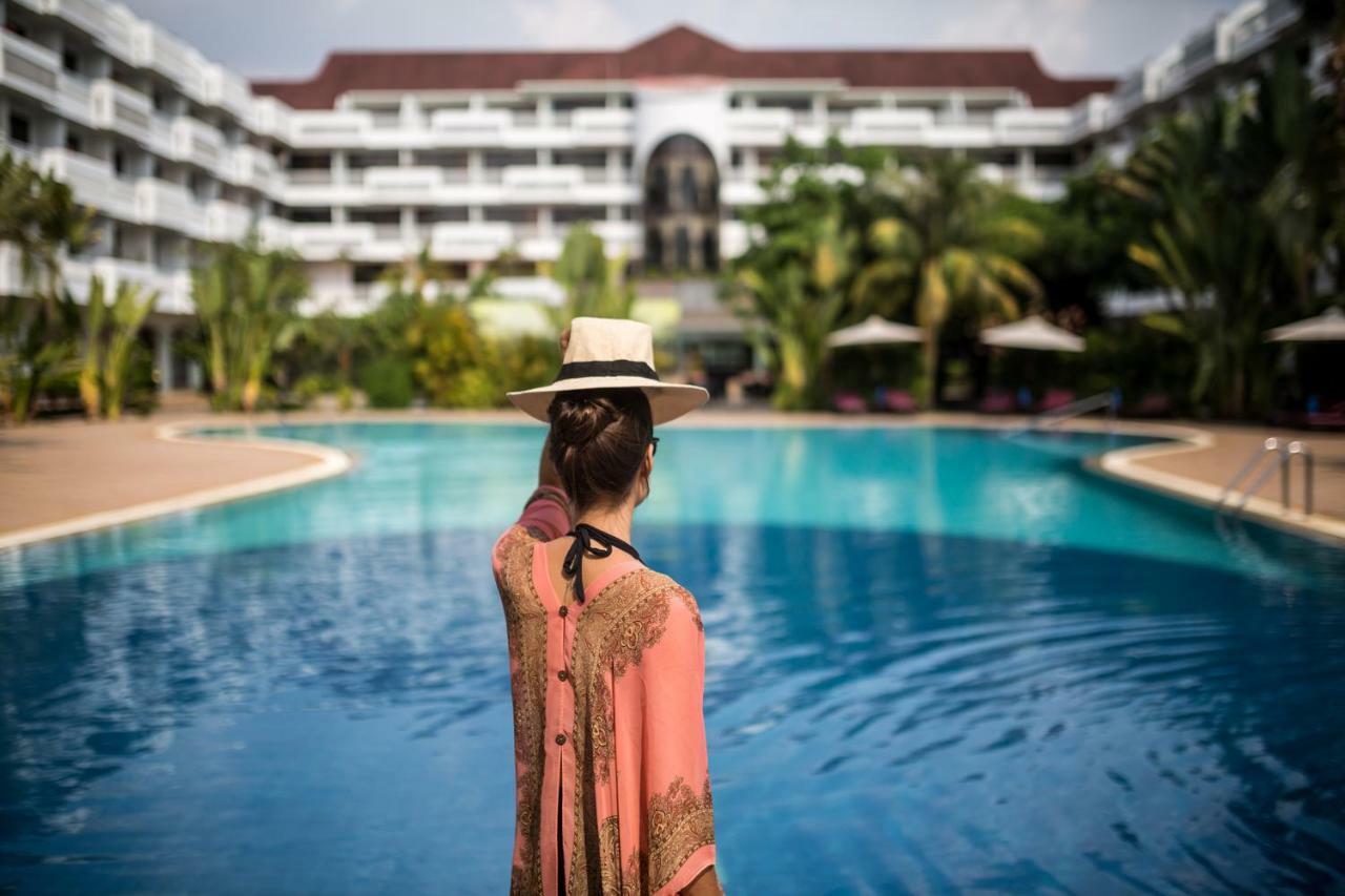 Angkor Century & 5*
