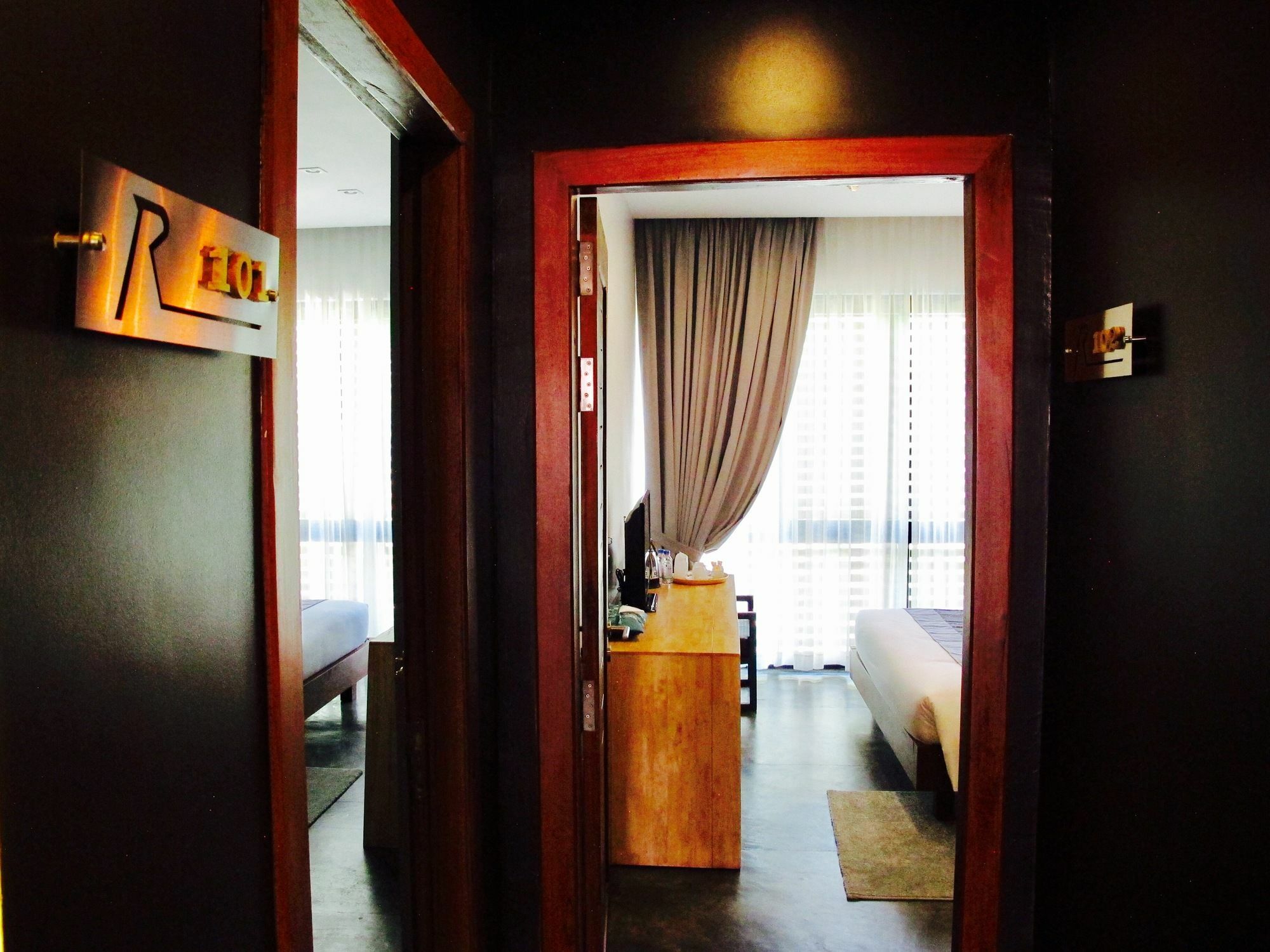Tonle Tropic Boutique