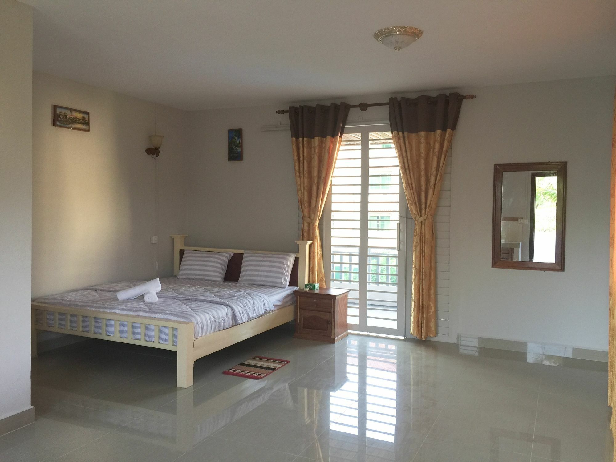 Baray House 2*