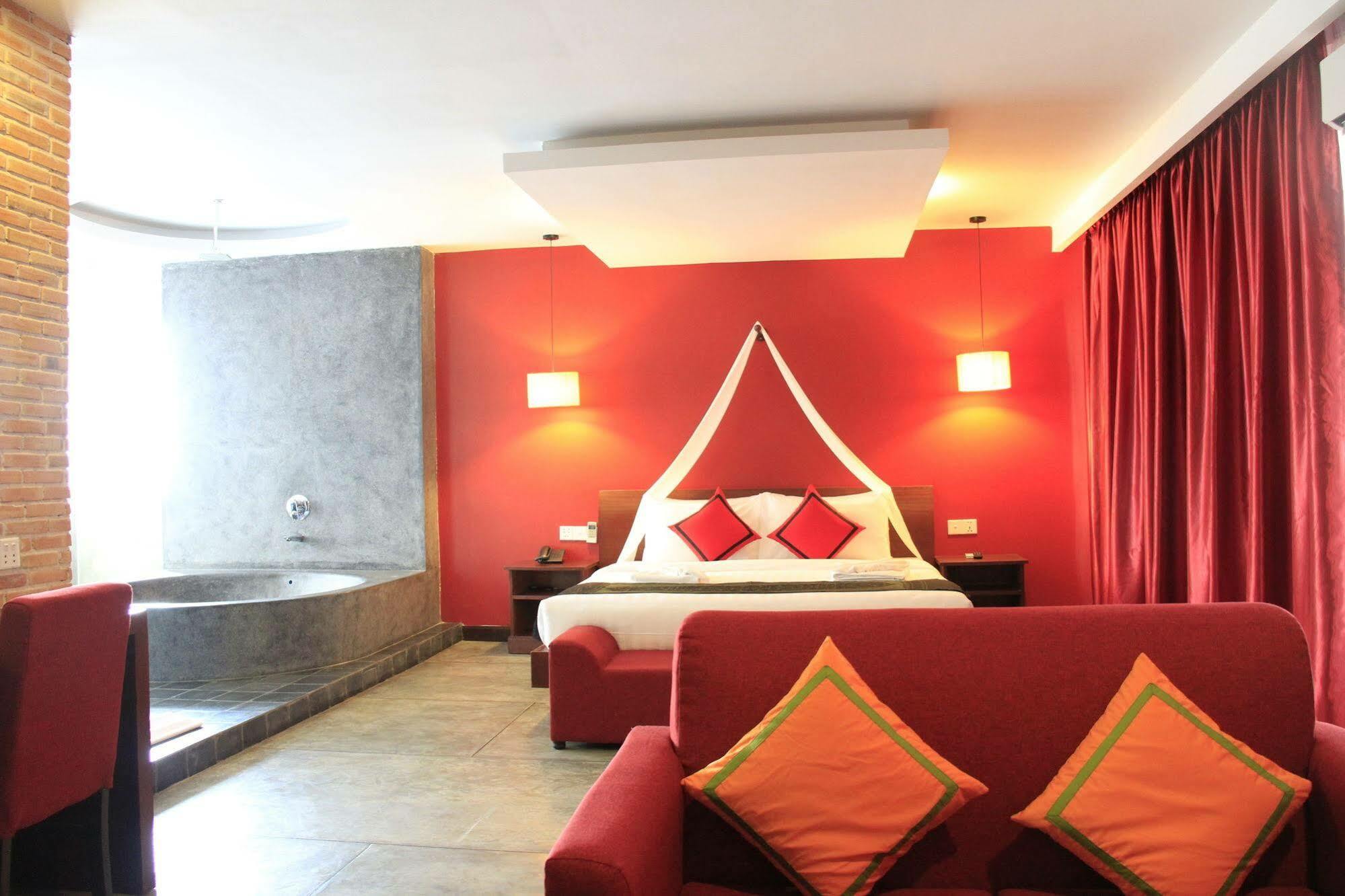 Khách sạn Mekong Angkor Deluxe 4*