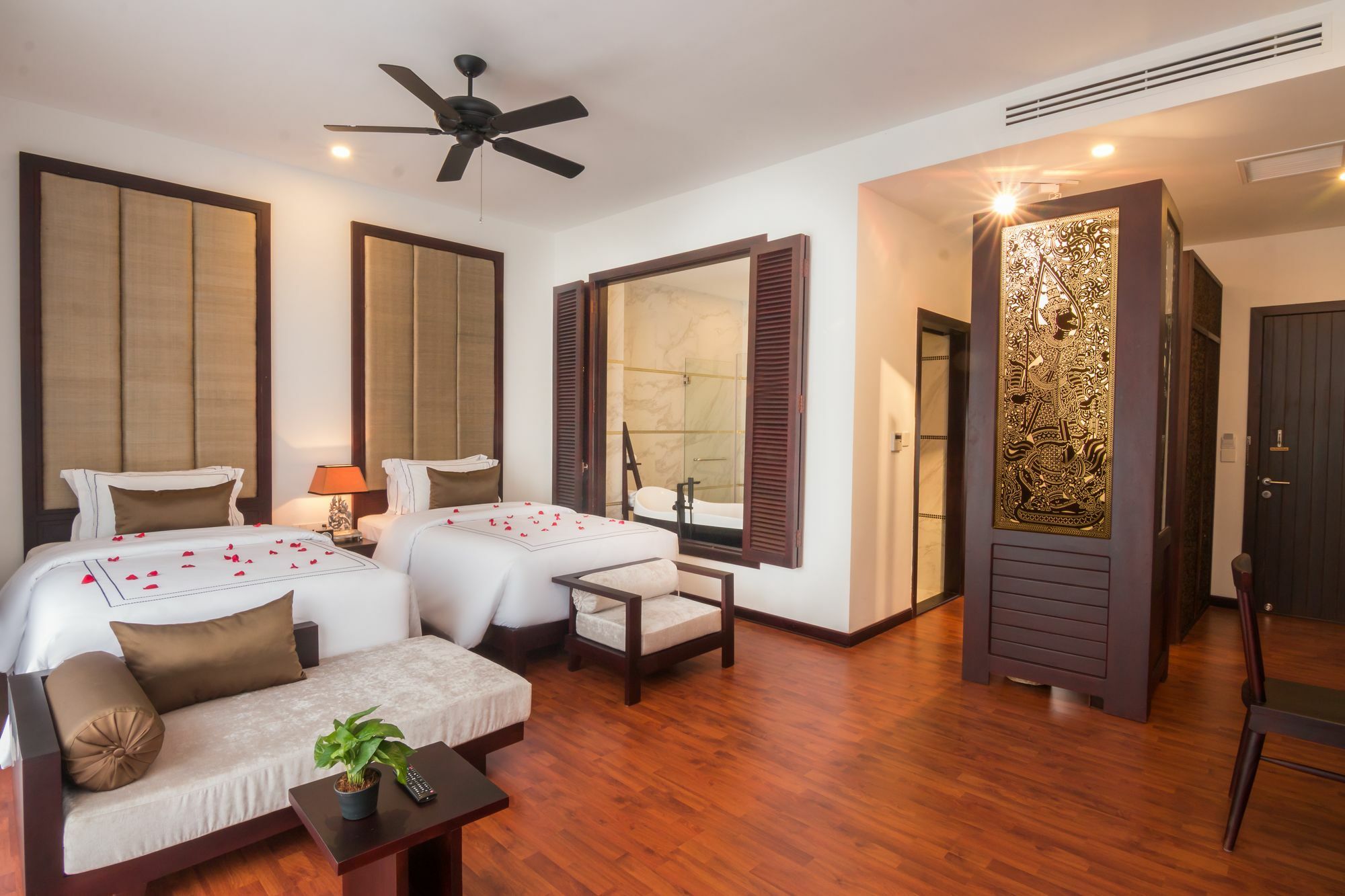 The Embassy Angkor & 5*
