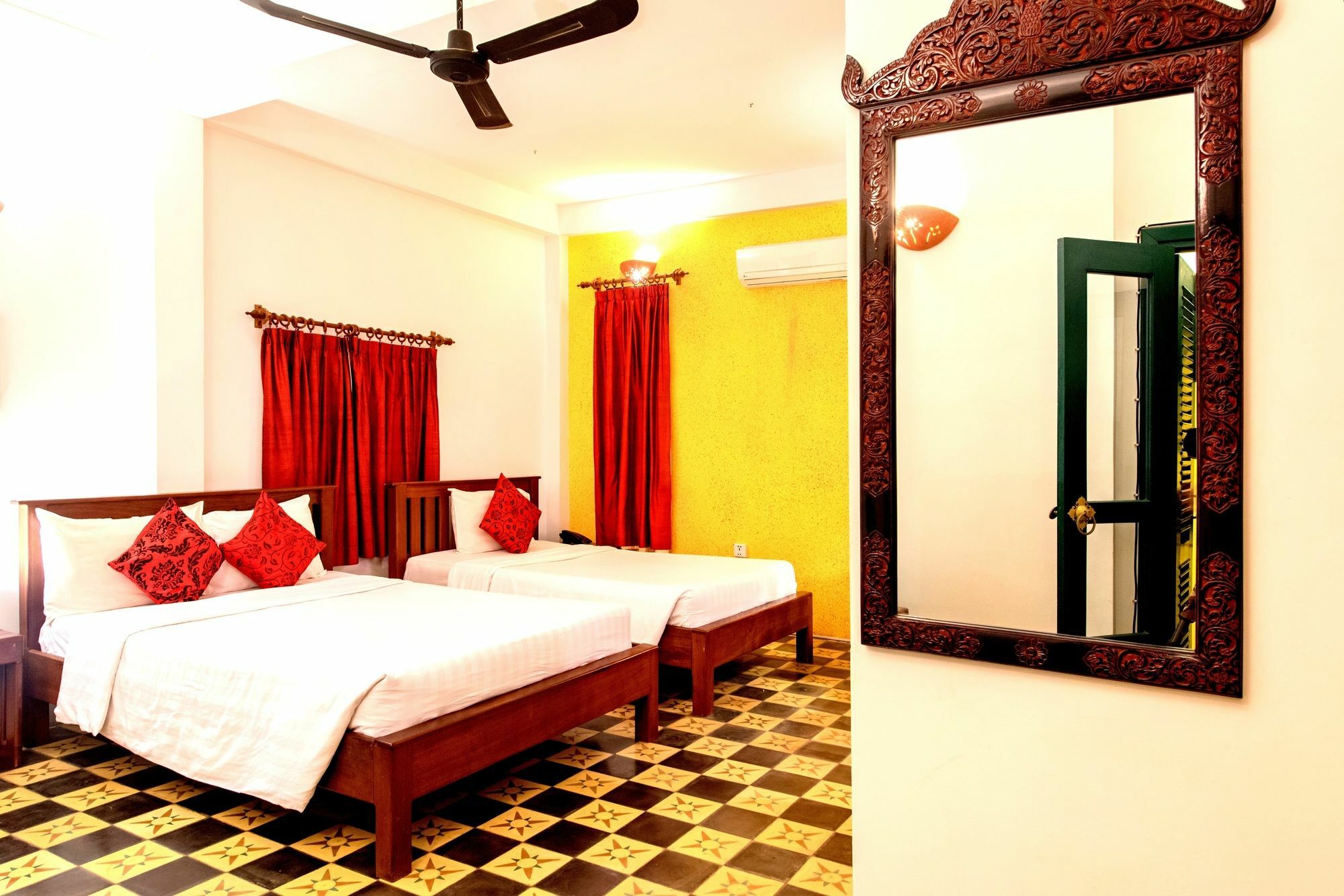 Wat Damnak Hotel