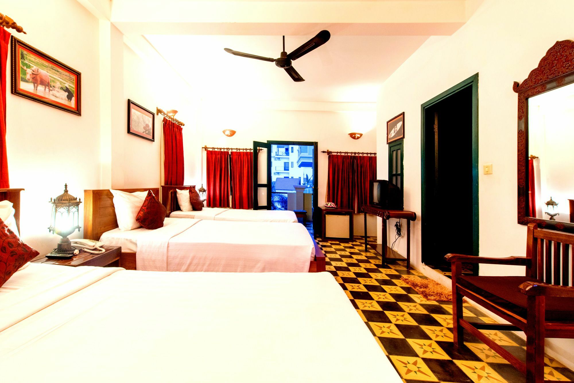Wat Damnak Hotel