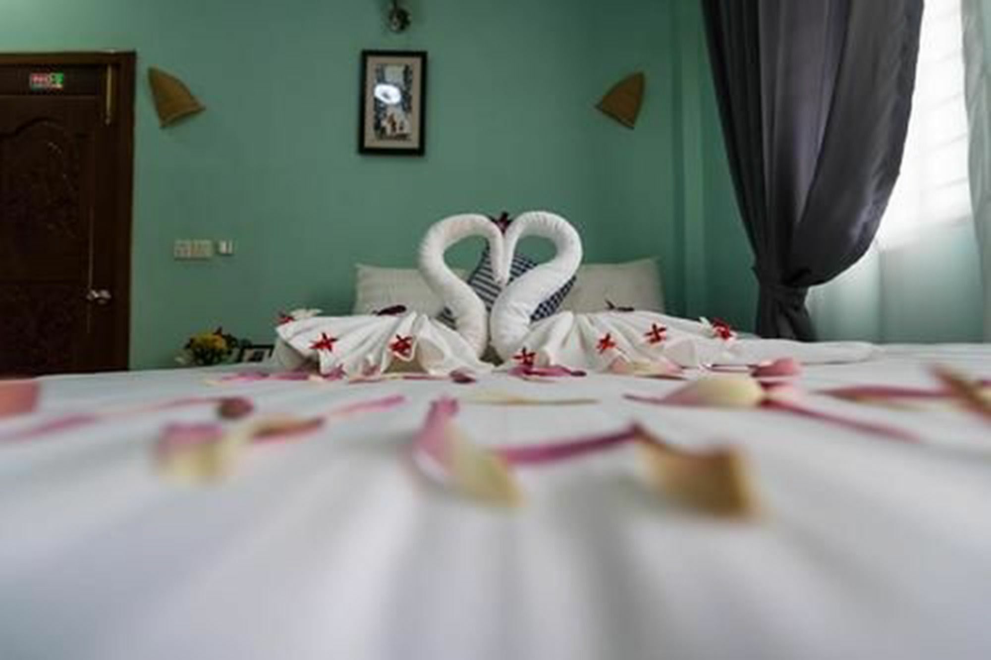 Nika's House Hotel 2*