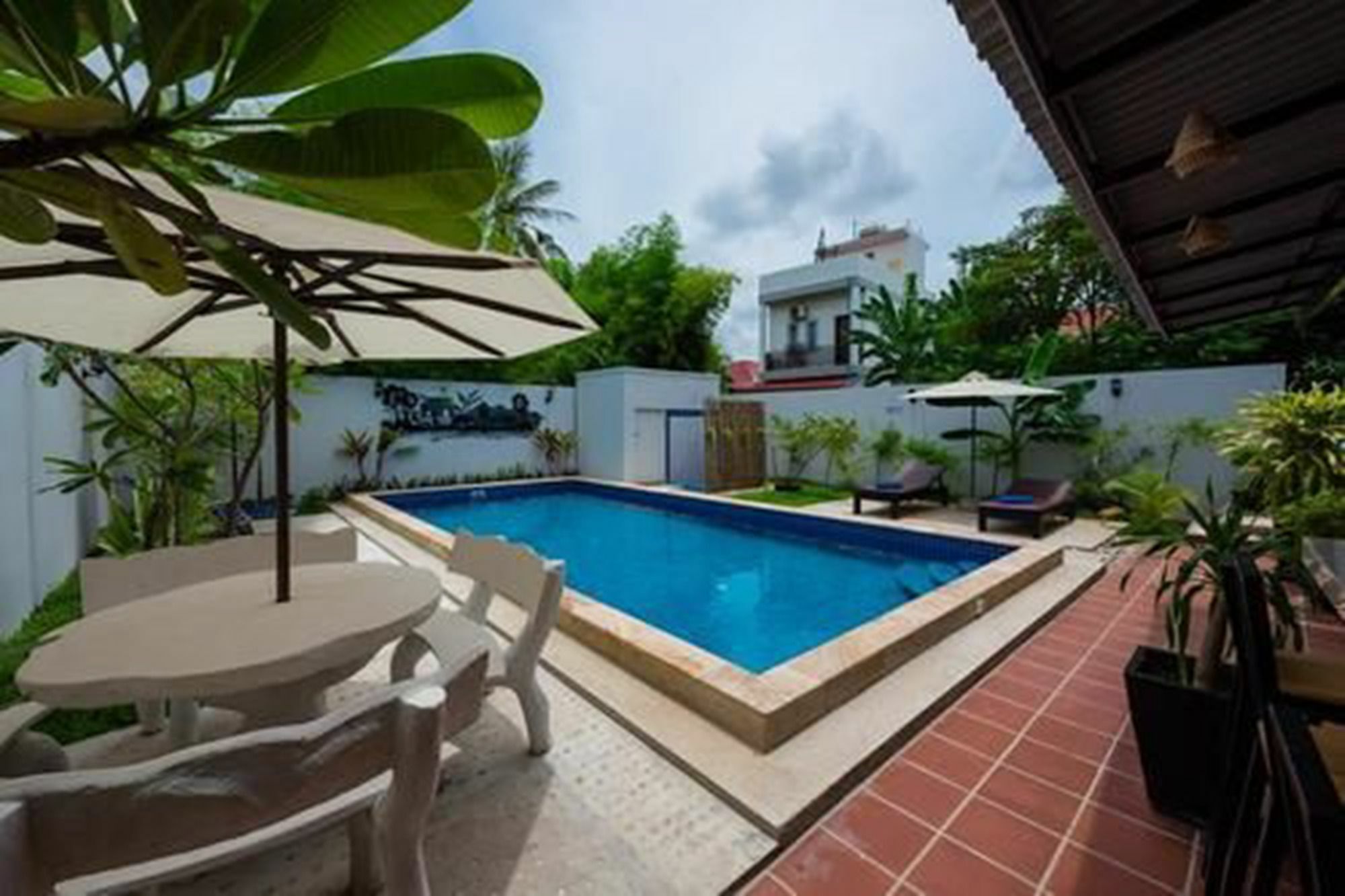 Nika's House Hotel