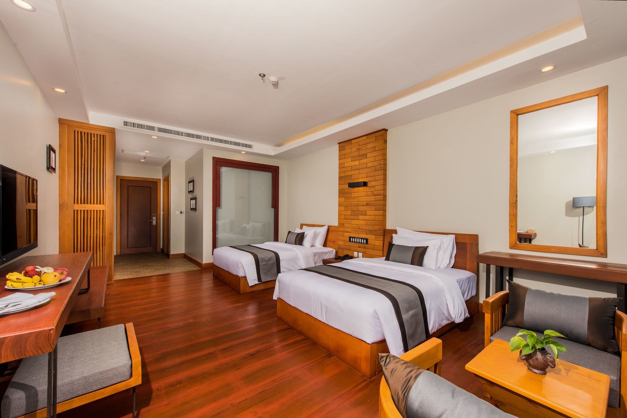 Hotel Pacific Premier & Siem Reap