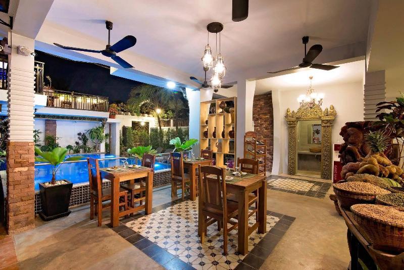 Hotel The One By Nika 3*